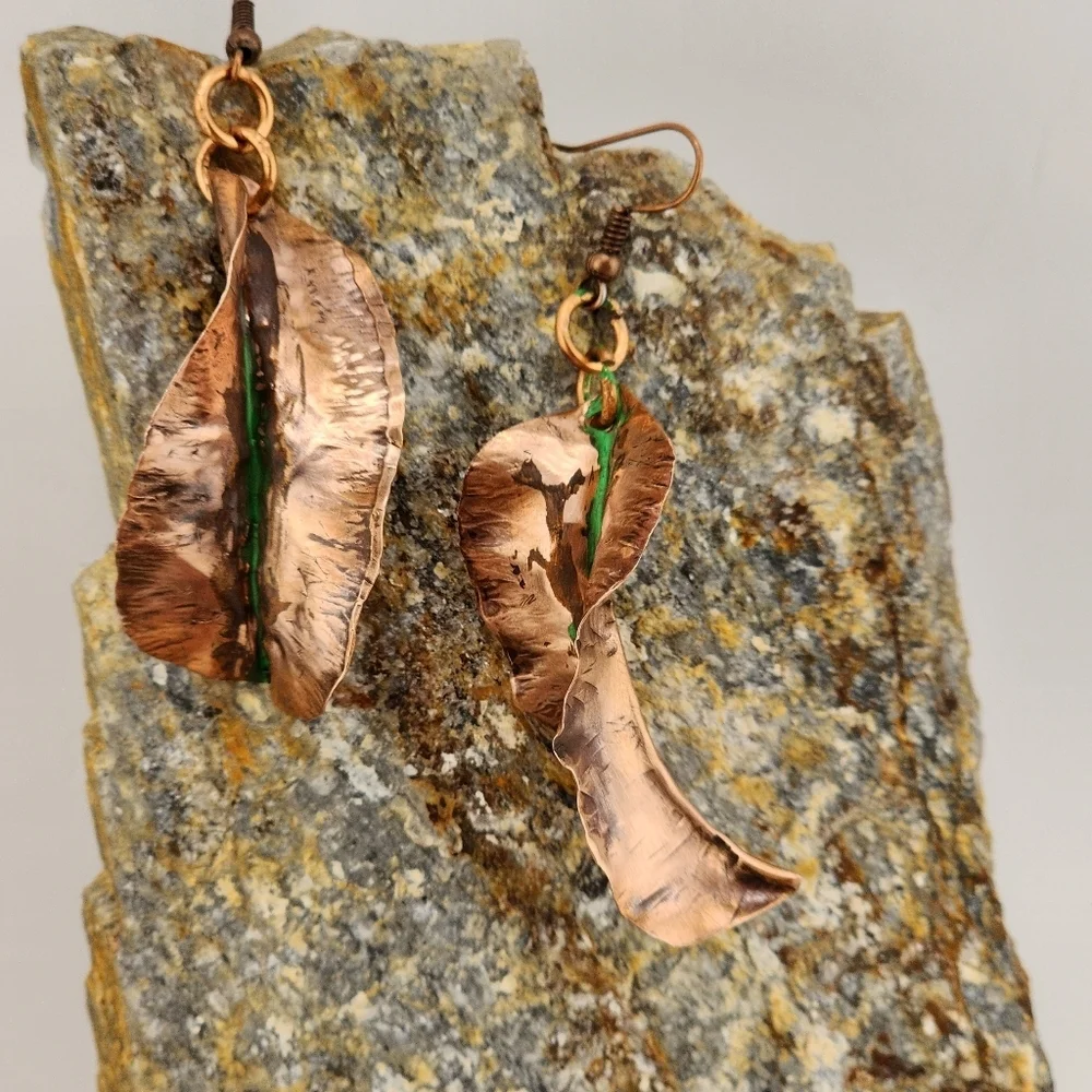 COPPER HAMMERED LEAVES & GREEN PATINA DANGLING EARRINGS